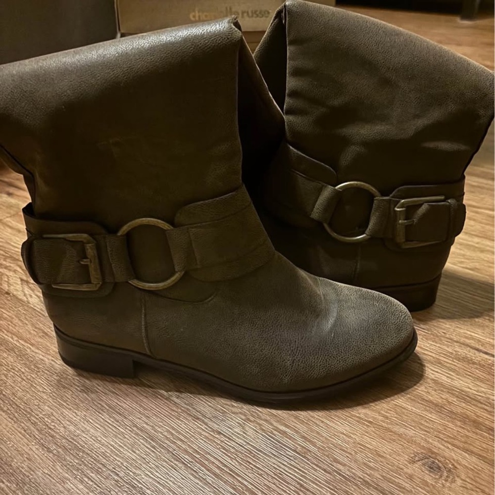 NEVER WORN Brown Low Knee High Boots